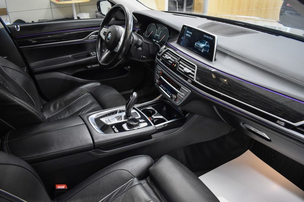 2018 BMW 7 Series M760i