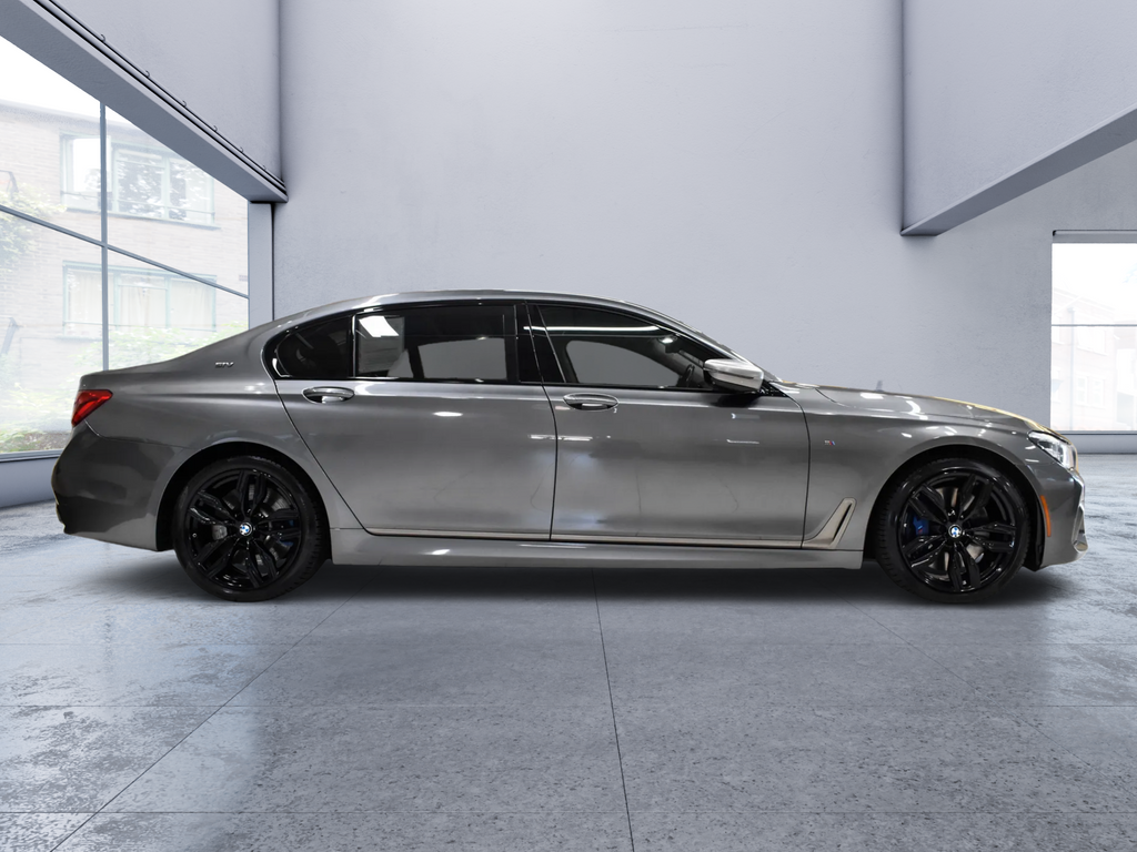 2018 BMW 7 Series M760i