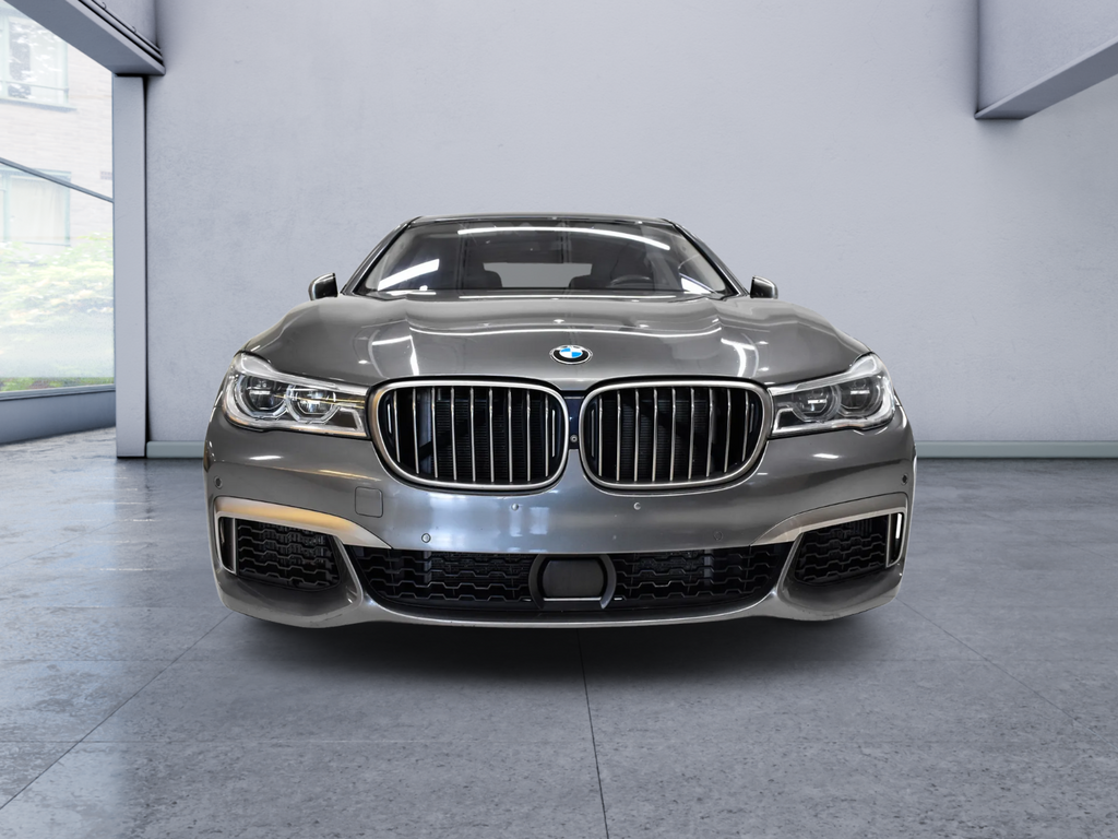 2018 BMW 7 Series M760i
