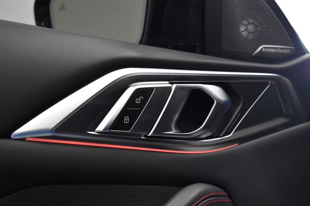 2025 BMW M4 CS