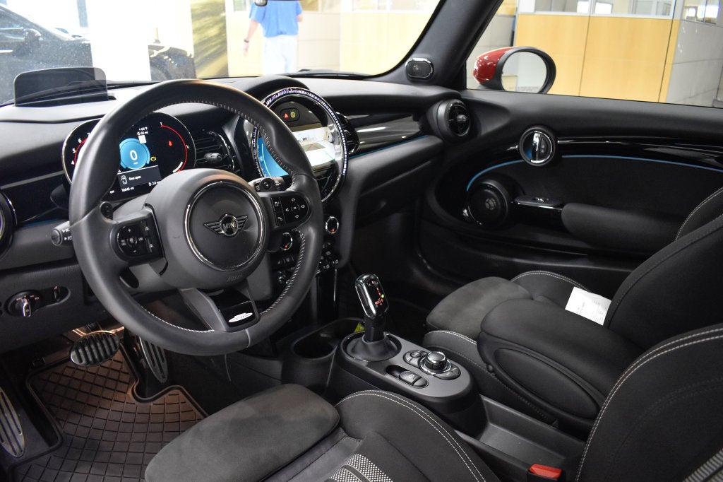2023 MINI John Cooper Works Iconic