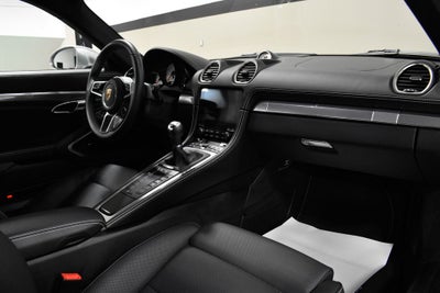 2025 Porsche 718 Cayman Style Edition