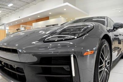 2025 Porsche Panamera E-Hybrid 4