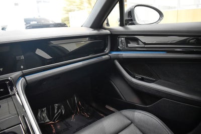 2025 Porsche Panamera E-Hybrid 4