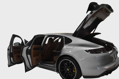 2020 Porsche Panamera E-Hybrid Turbo S Executive