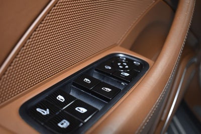 2020 Porsche Panamera E-Hybrid Turbo S Executive