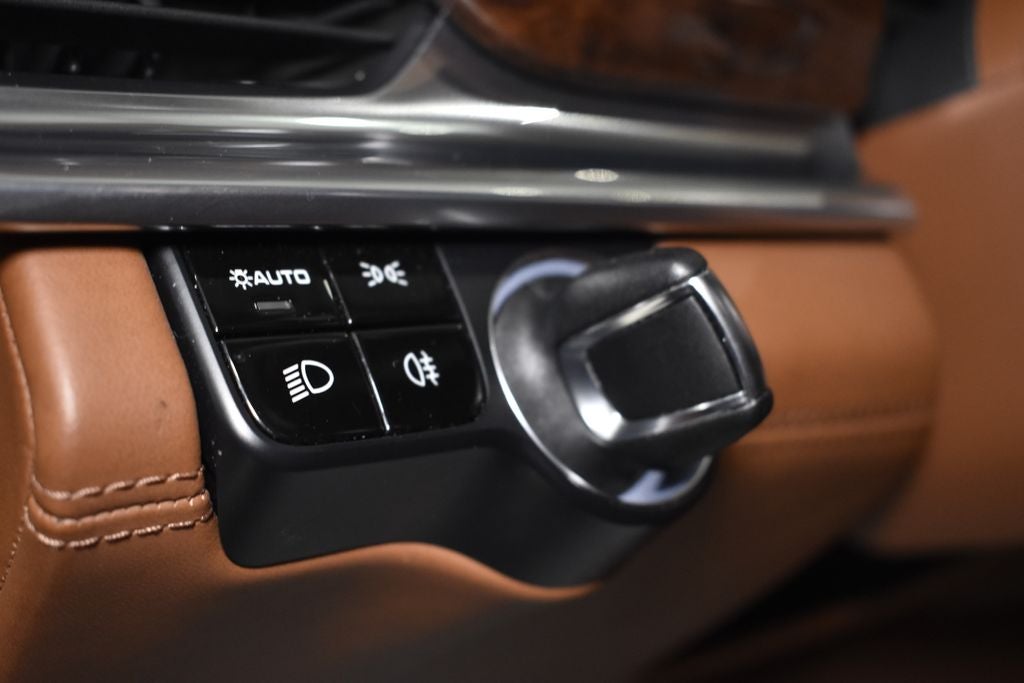 2020 Porsche Panamera E-Hybrid Turbo S Executive