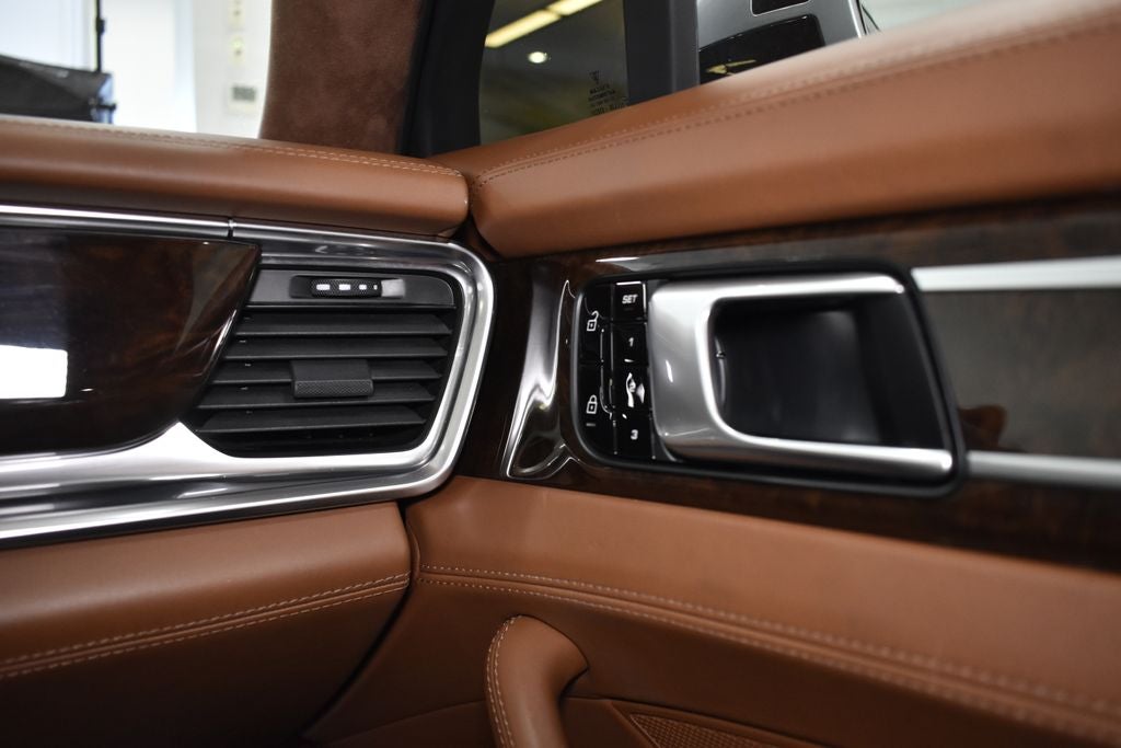 2020 Porsche Panamera E-Hybrid Turbo S Executive