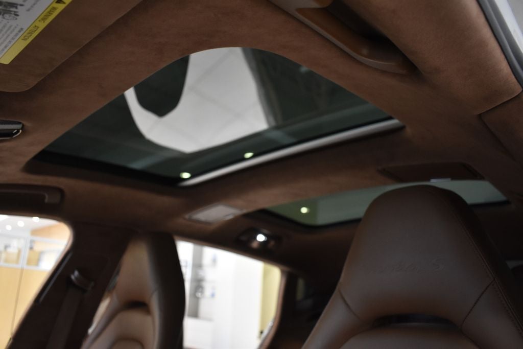 2020 Porsche Panamera E-Hybrid Turbo S Executive