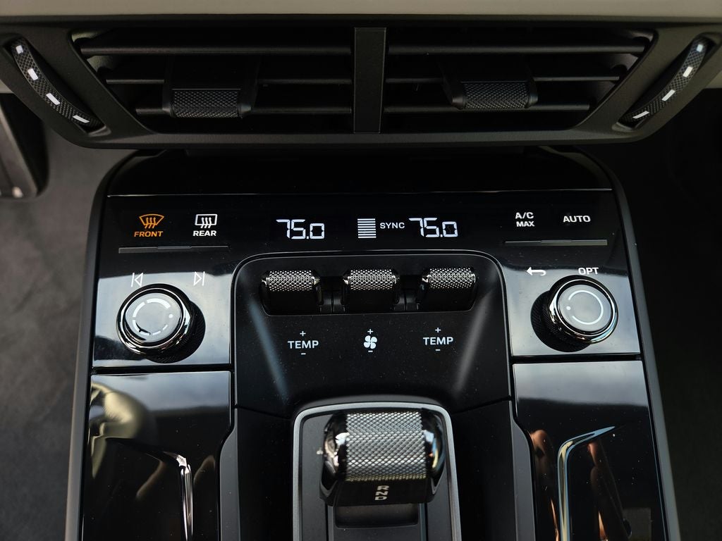 2025 Porsche 911 Carrera 4 GTS Cabriolet