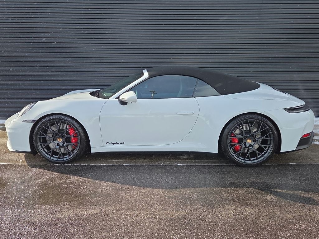 2025 Porsche 911 Carrera 4 GTS Cabriolet