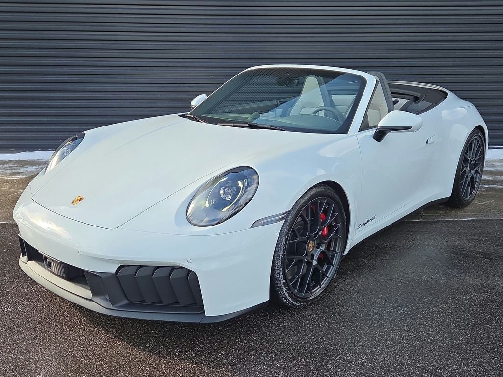 2025 Porsche 911 Carrera 4 GTS Cabriolet