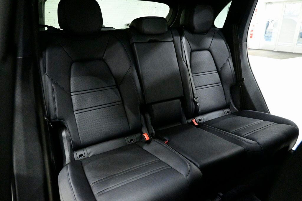 2024 Porsche Cayenne Base