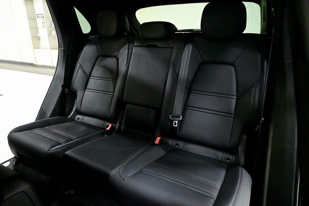 2024 Porsche Cayenne Base