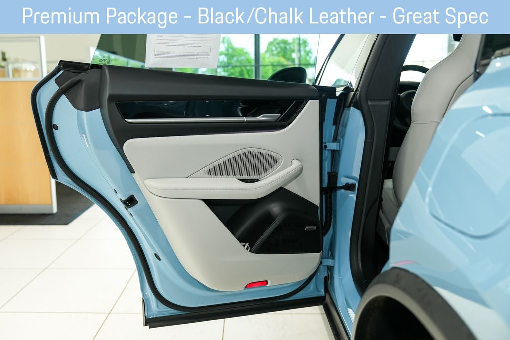 2025 Porsche Macan Electric 4S
