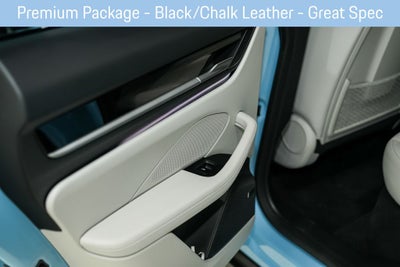 2025 Porsche Macan Electric 4S