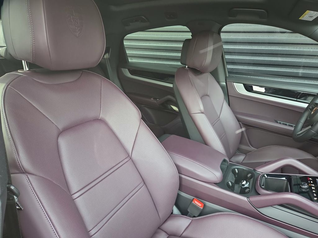 2025 Porsche Cayenne Coupe Base