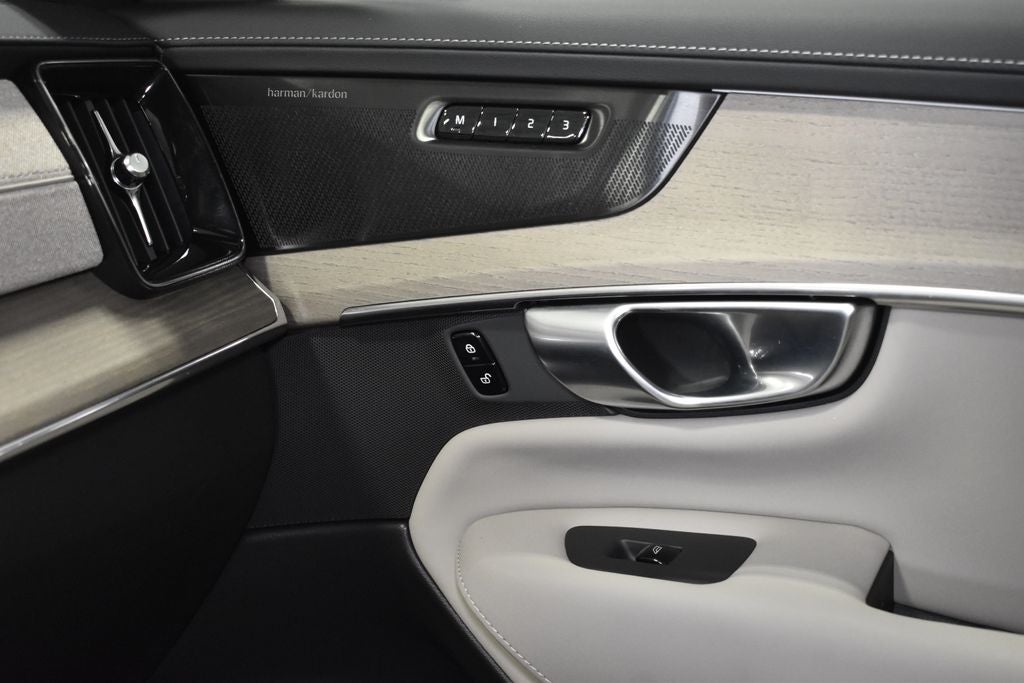 2026 Volvo XC90 B6 Ultra