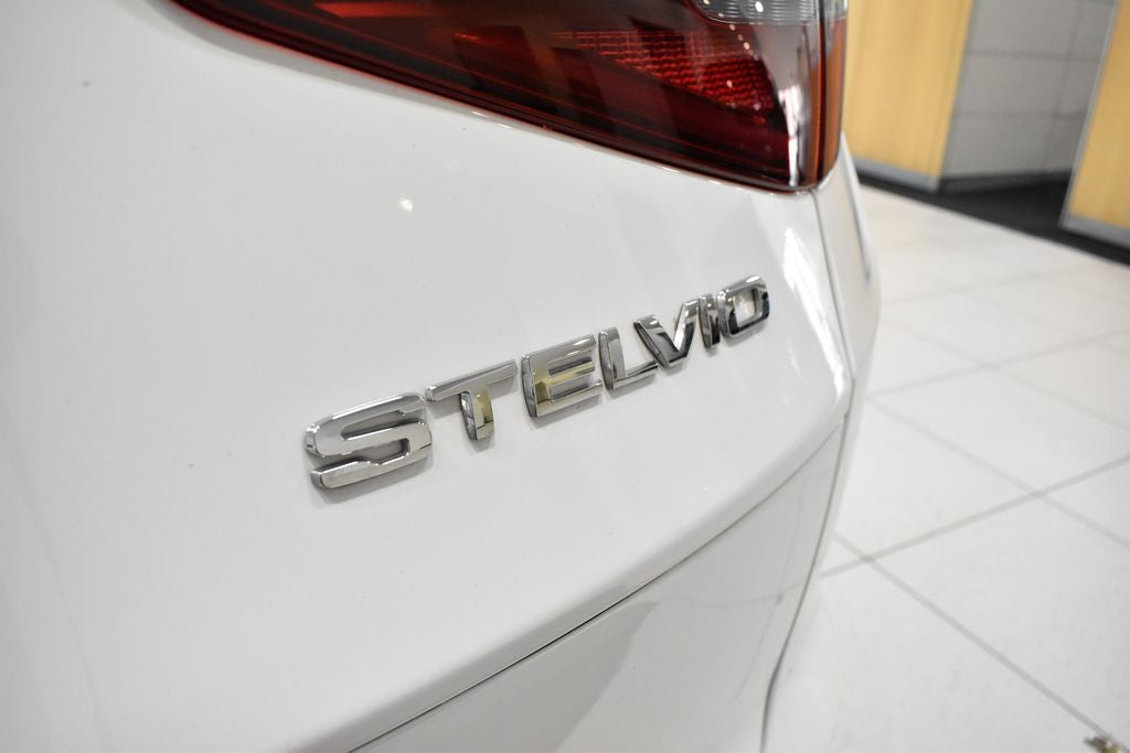 2023 Alfa Romeo Stelvio Veloce AWD