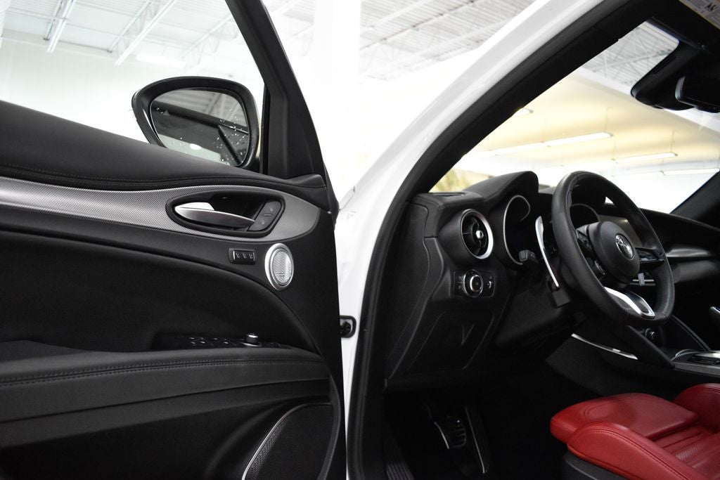 2023 Alfa Romeo Stelvio Veloce AWD