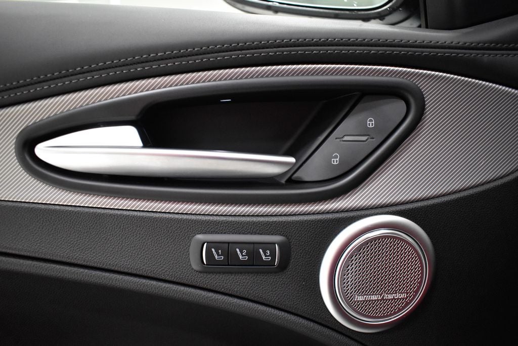 2023 Alfa Romeo Stelvio Veloce AWD