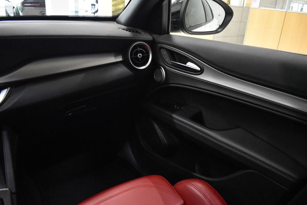 2023 Alfa Romeo Stelvio Veloce AWD