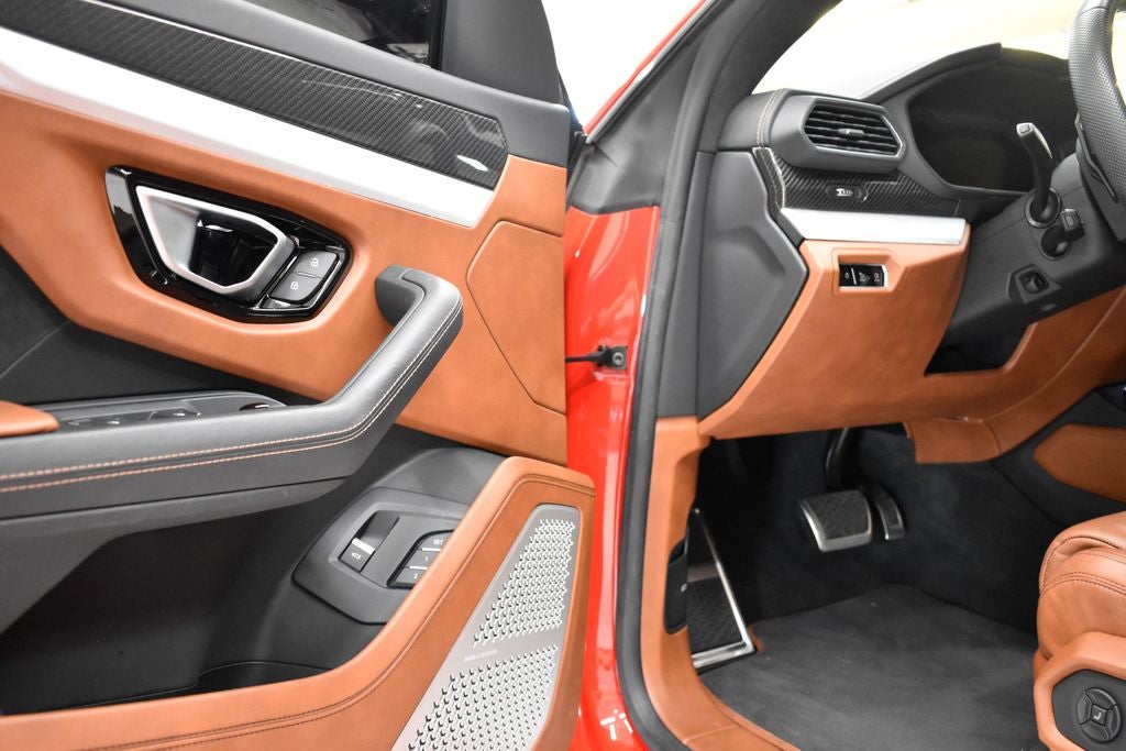 2022 Lamborghini Urus Base