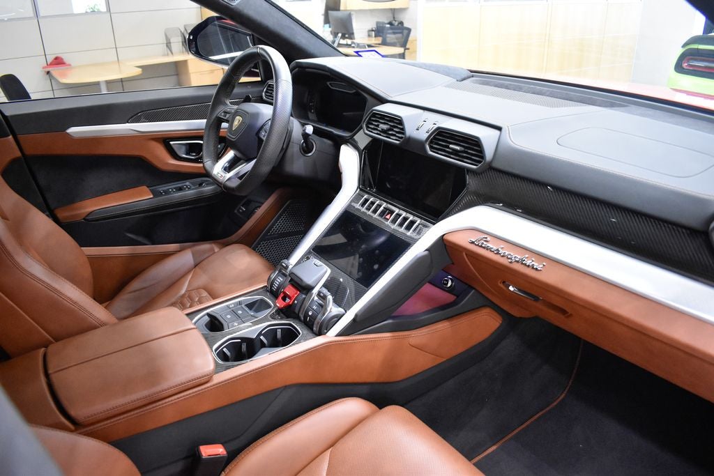 2022 Lamborghini Urus Base