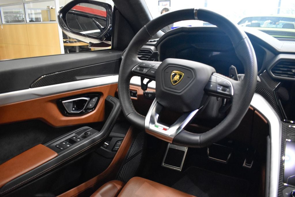 2022 Lamborghini Urus Base