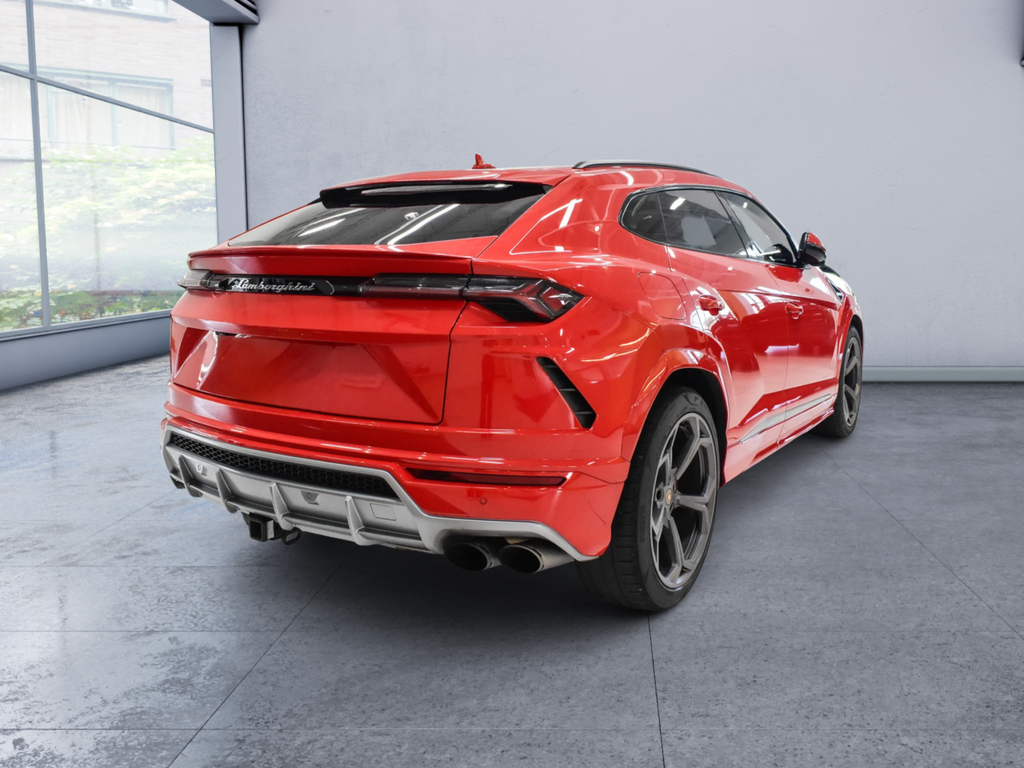 2022 Lamborghini Urus Base