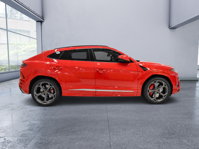 2022 Lamborghini Urus Base