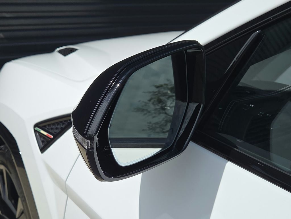 2024 Lamborghini Urus S