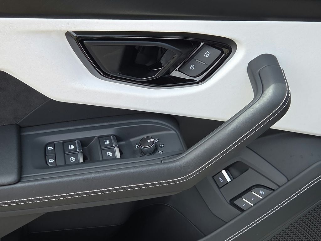 2024 Lamborghini Urus S