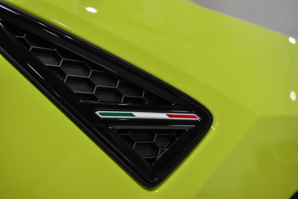 2023 Lamborghini Urus S