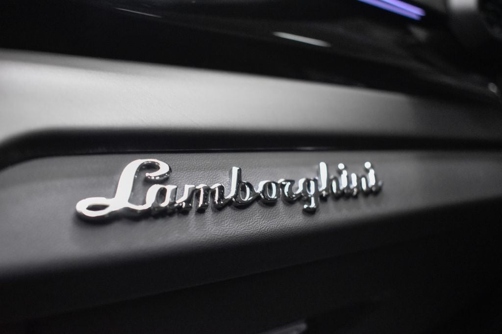 2023 Lamborghini Urus S