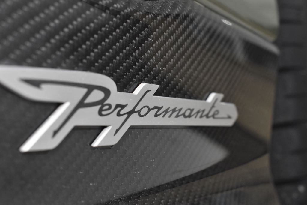 2023 Lamborghini Urus Performante