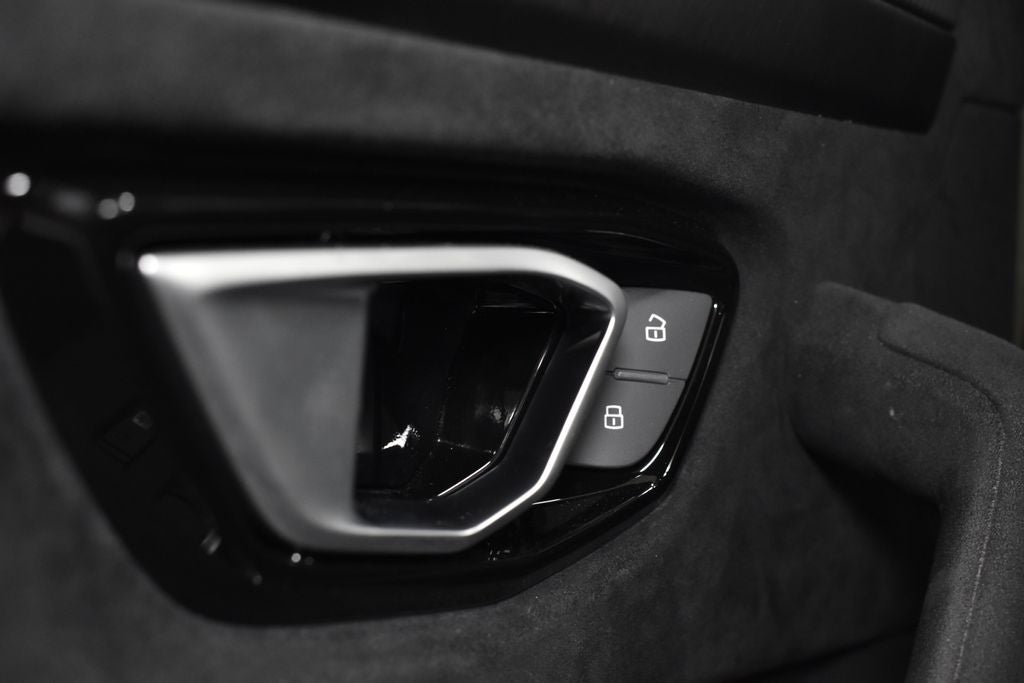 2023 Lamborghini Urus Performante