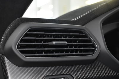 2023 Lamborghini Urus Performante