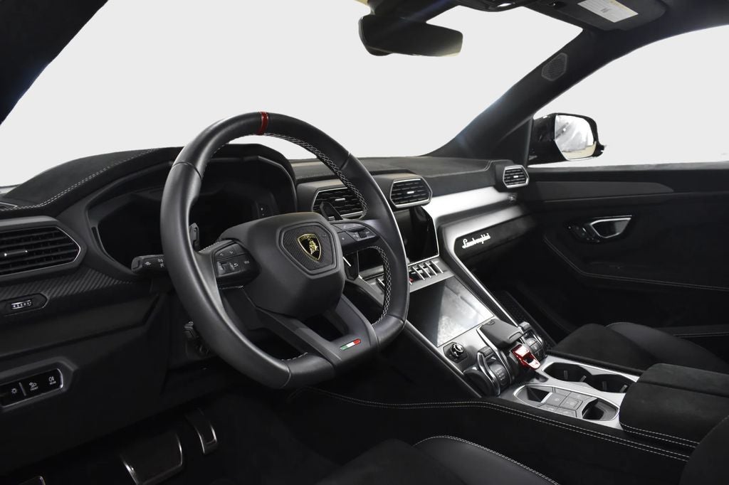 2023 Lamborghini Urus Performante
