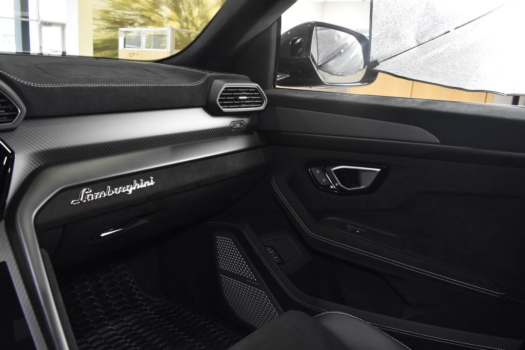 2023 Lamborghini Urus Performante