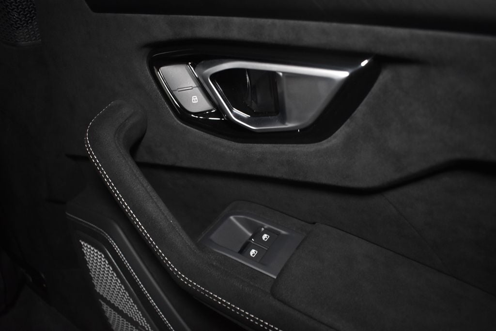 2023 Lamborghini Urus Performante