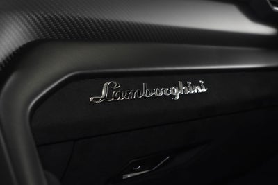 2023 Lamborghini Urus Performante