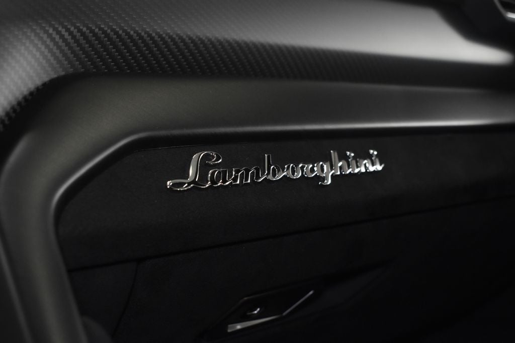 2023 Lamborghini Urus Performante