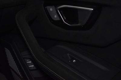 2023 Lamborghini Urus Performante