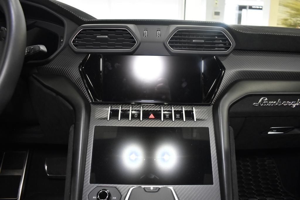 2023 Lamborghini Urus Performante