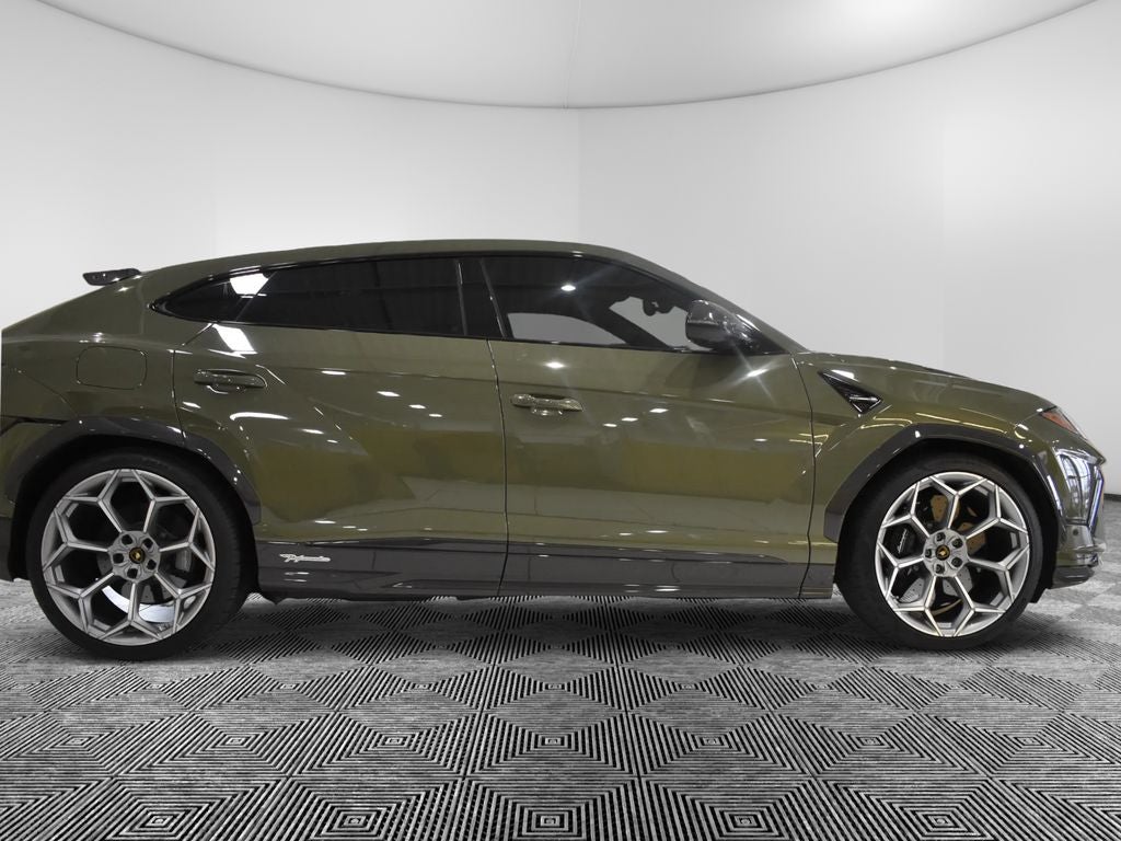 2023 Lamborghini Urus Performante