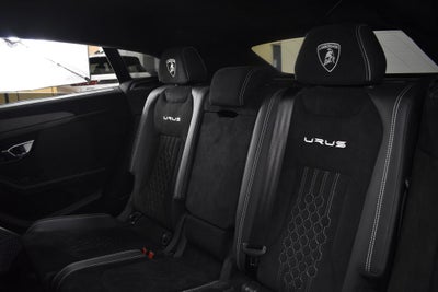 2023 Lamborghini Urus Performante