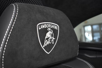 2023 Lamborghini Urus Performante