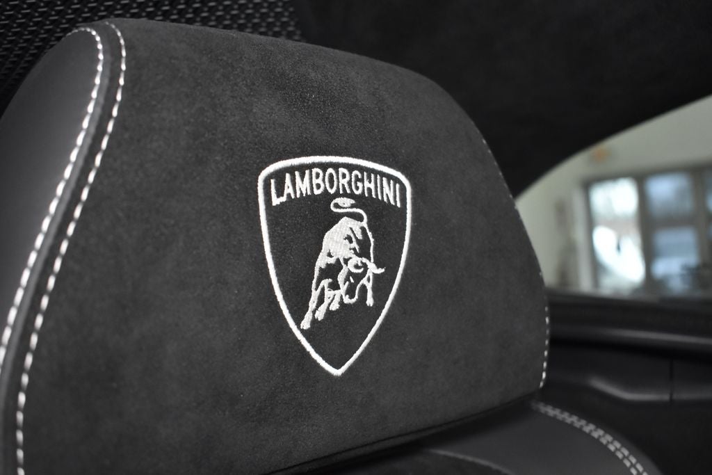 2023 Lamborghini Urus Performante