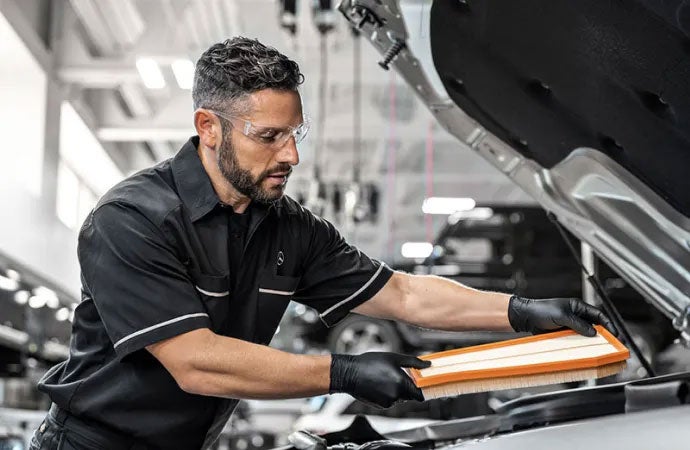 Installing authentic Mercedes-Benz parts